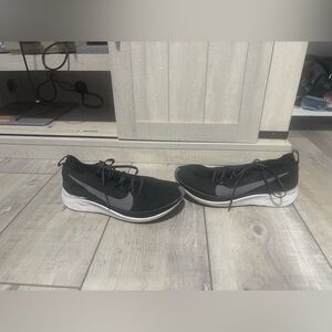 Nike women’s Black and White Athletic Shoes size 7.5